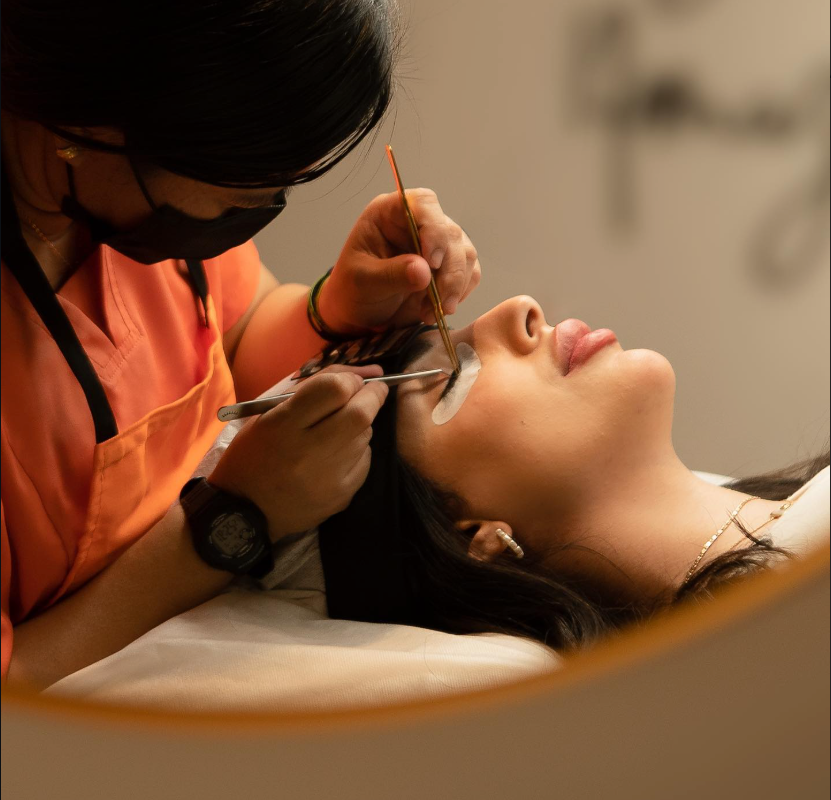 Lash extension treatment in progress